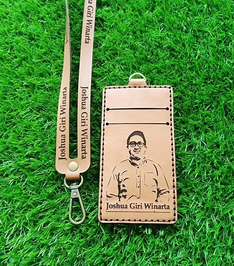 激光打標工作證套，專屬你的私人訂制