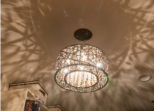 激光鏤空金屬吊燈，重新定義家居美學