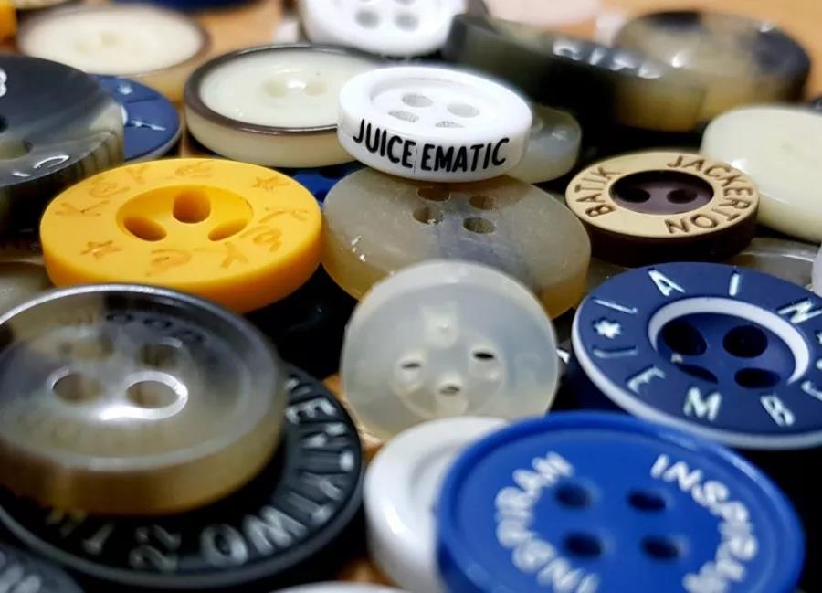 激光雕刻紐扣，給服裝錦上添花