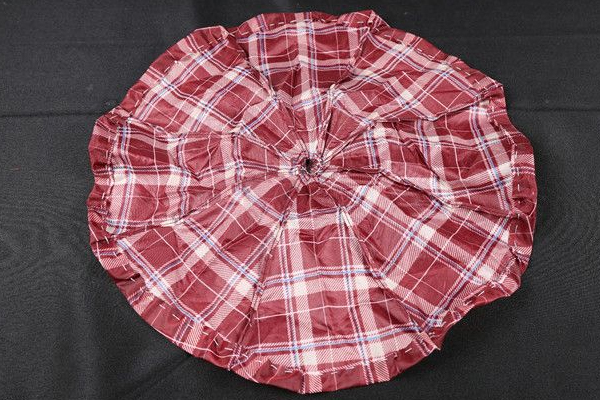 雨傘布尼龍布激光切割裁剪，晴天雨天都有激光的陪伴