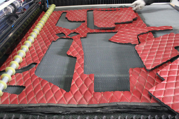 汽車尾箱墊激光裁剪 汽車尾箱墊激光裁剪