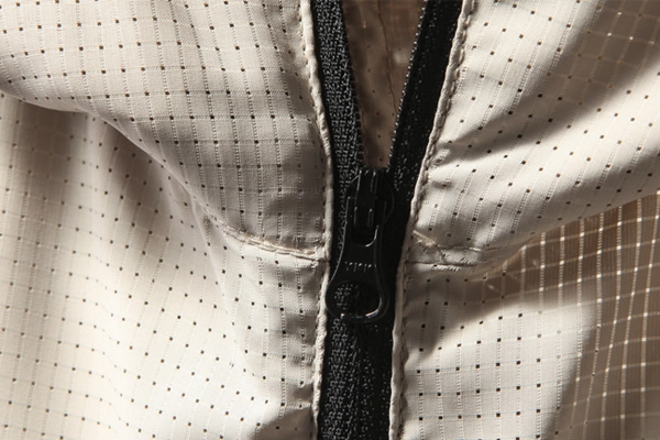 服裝布料透氣孔開孔設(shè)備——布料激光打孔機